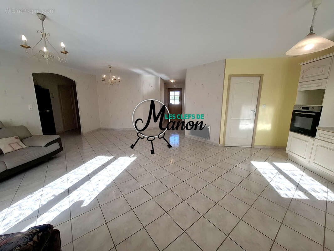 Maison à CHATEAUPONSAC