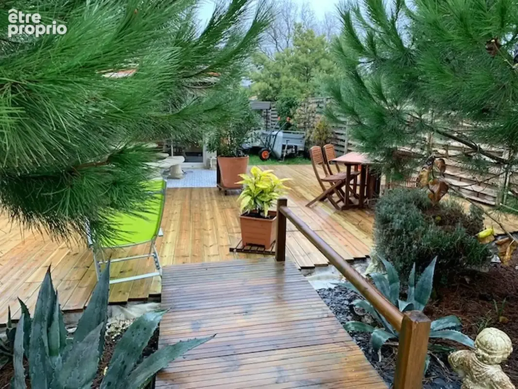 ILE D'OLERON (17), A Vendre demeure-piscine 186m² plain-pied sur terrain 862m², 9 pièces dont 4 chambres et 1 garage - photo 8