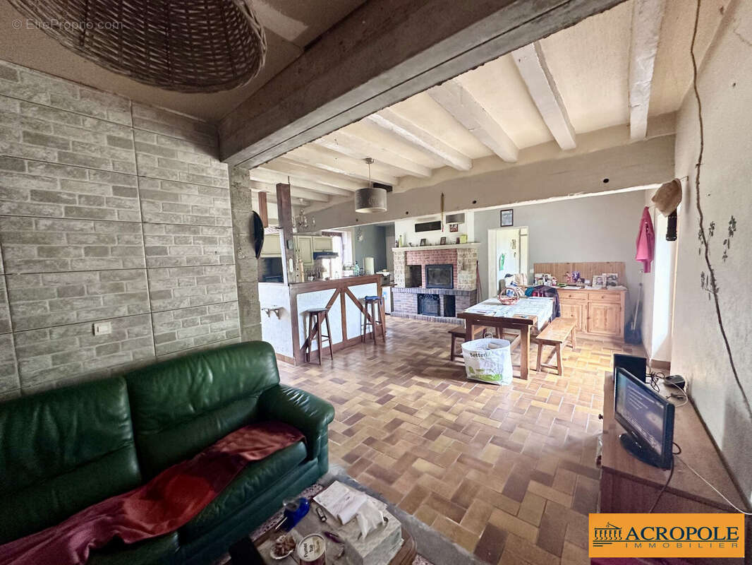 Maison 100 m² à Cernoy-En-Berry  - photo 2