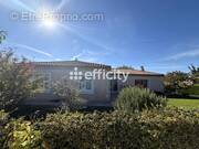 Maison à LES ADJOTS