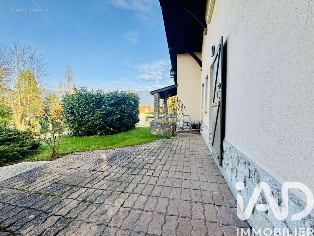 Photo 3 - Maison à BAZOCHES-SUR-GUYONNE