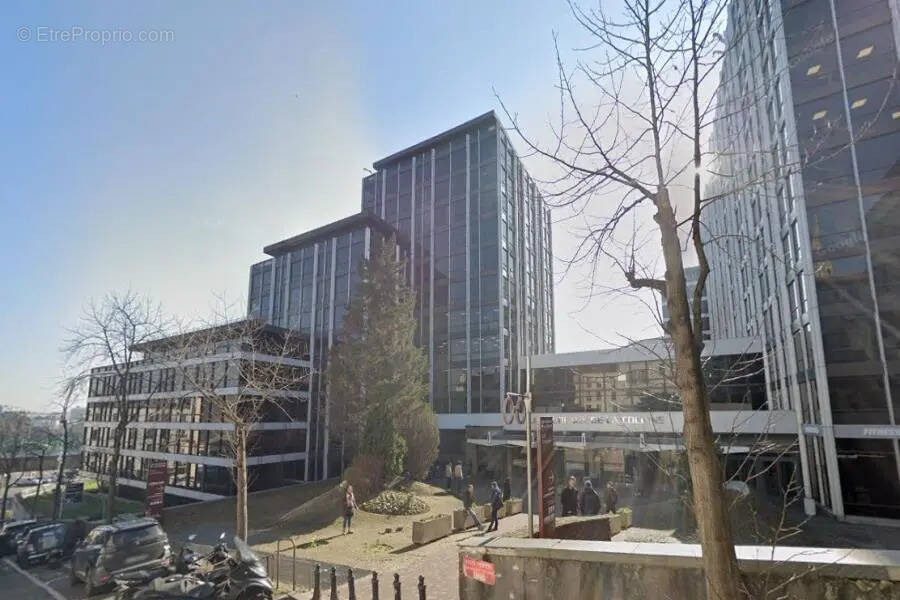 Commerce à SAINT-CLOUD