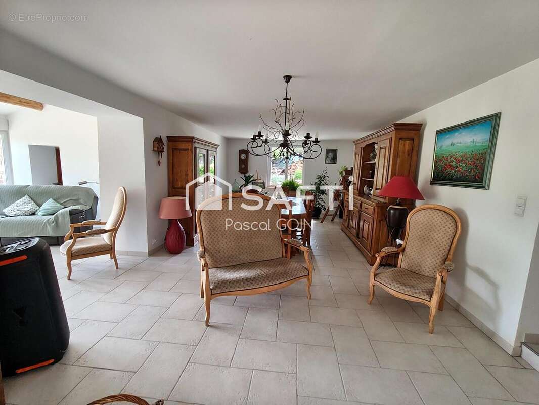 Photo 6 - Maison à SAINT-JEAN-DE-MARUEJOLS-ET-AVEJAN