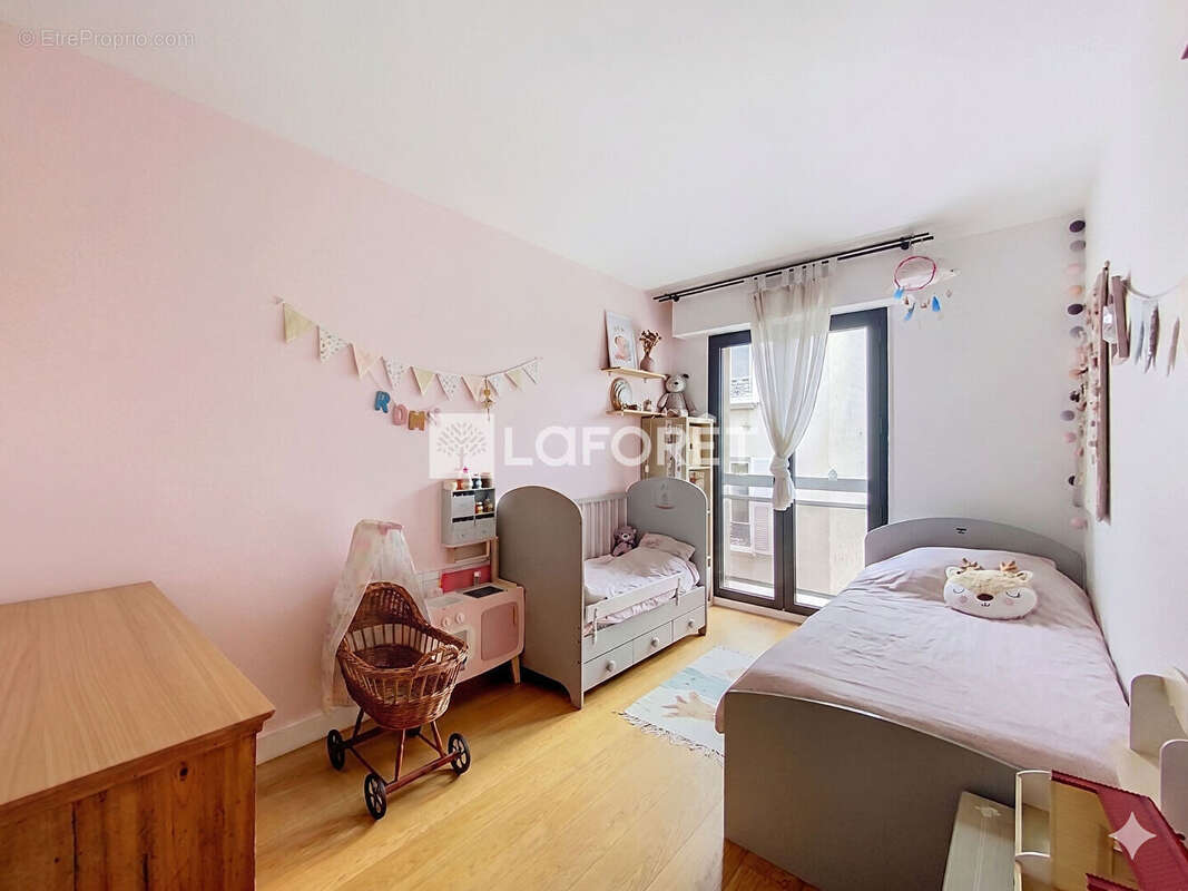 Appartement à SURESNES