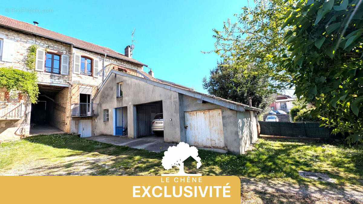 Maison à COUSANCE
