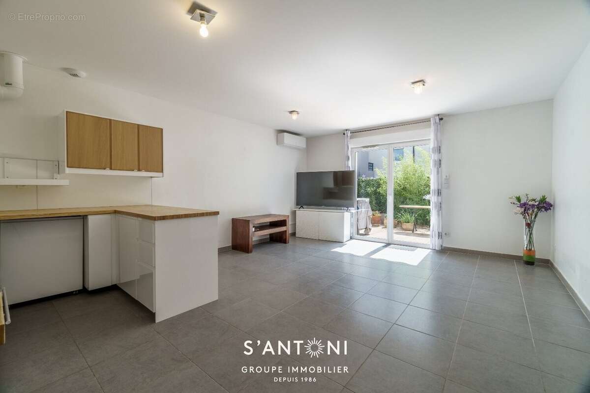 AGDE - CAYRETS - Appartement T3 en RDC avec Garage et Parking - photo 6
