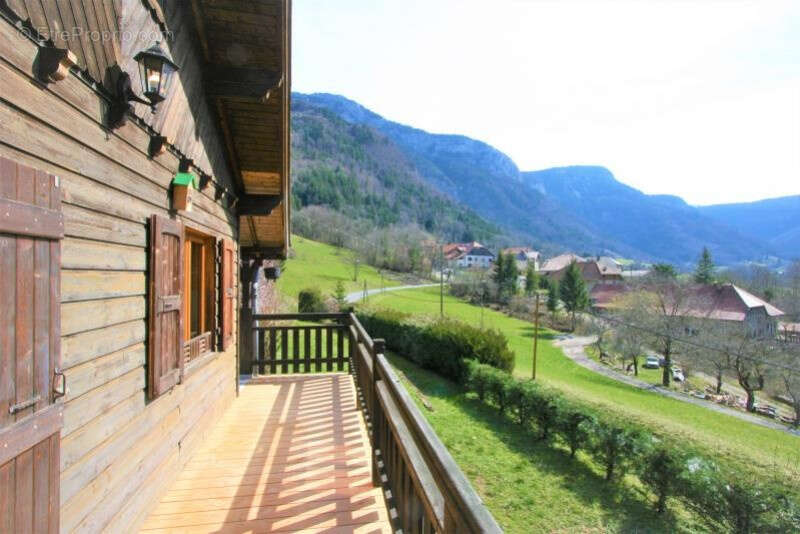 Maison à THORENS-GLIERES