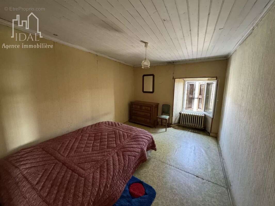 Maison à SAINT-LEGER-DU-MALZIEU