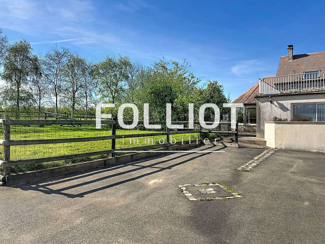 A vendre BRICQUEBEC-EN-COTENTIN - Ensemble immobilier et centre équestre - photo 5