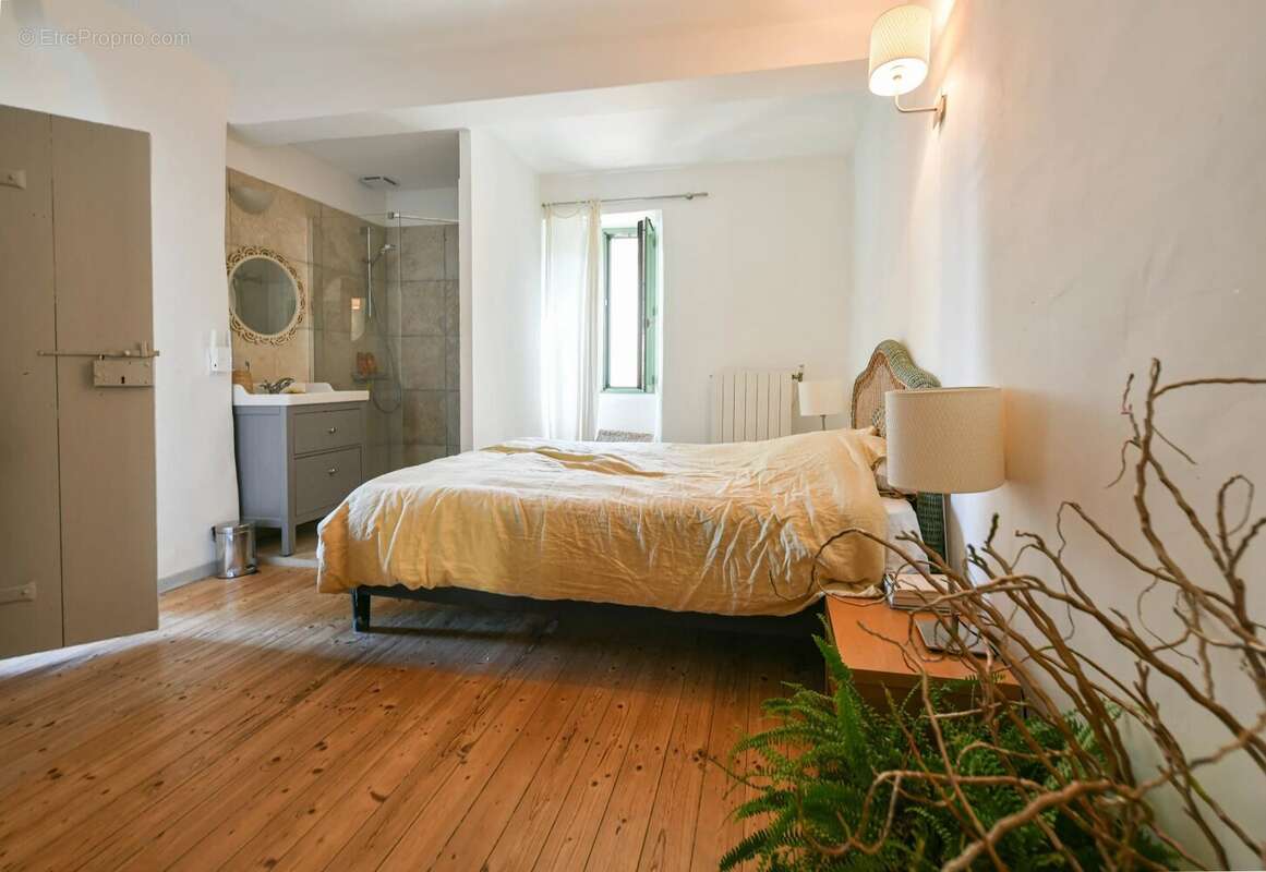 Maison à SAINT-QUENTIN-LA-POTERIE