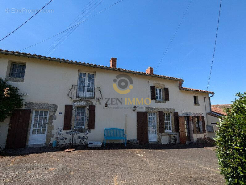 Maison à ANTIGNY
