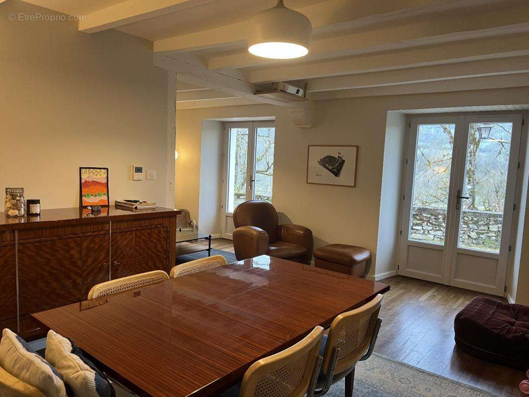 Maison à LISSAC-ET-MOURET