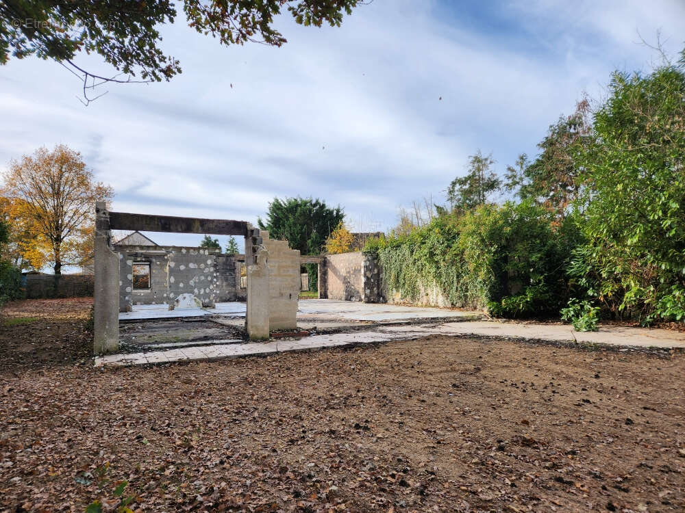 Terrain à NEUVY-EN-SULLIAS