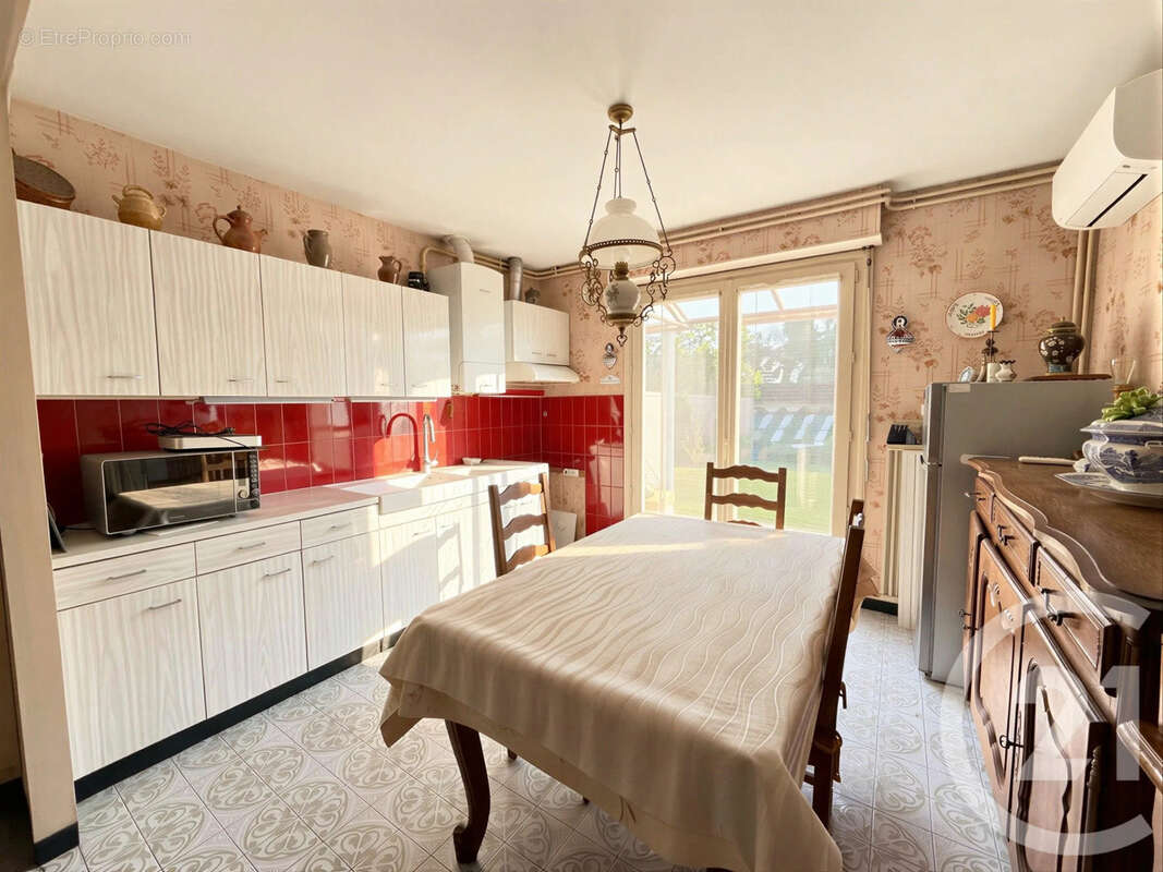 Maison 83 m² à Begles  - photo 4