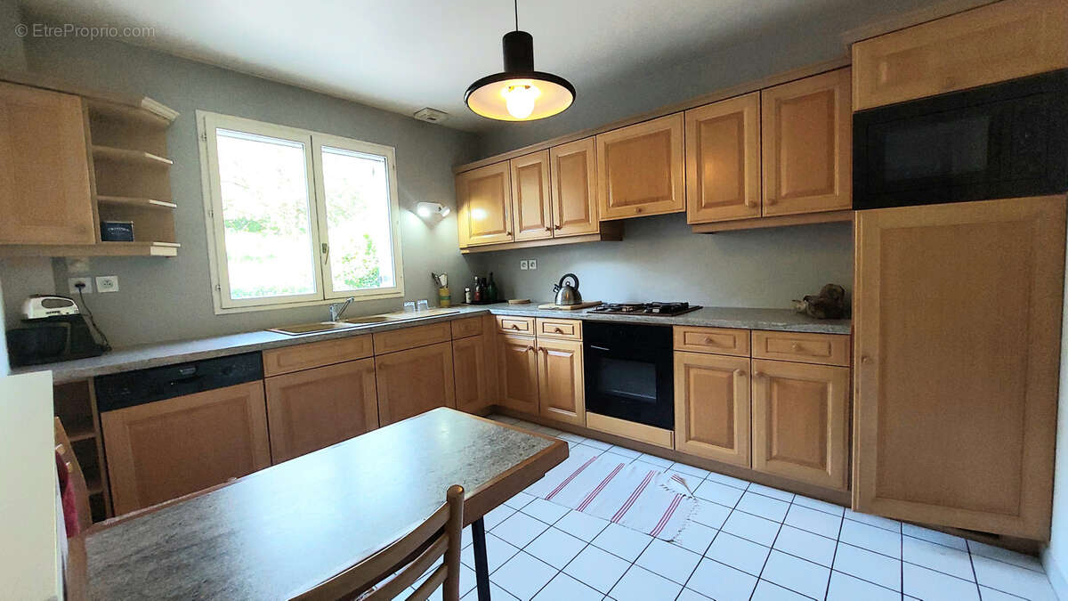 Maison à PONT-SUR-YONNE