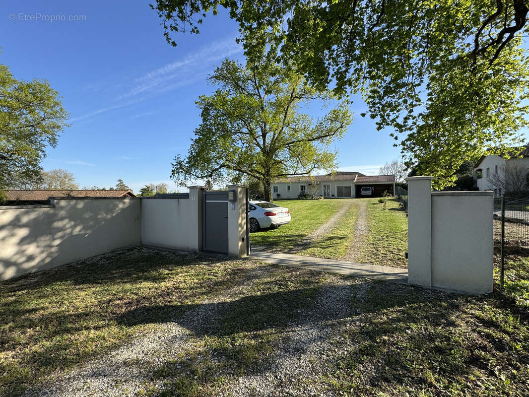 Maison à BAIGNES-SAINTE-RADEGONDE