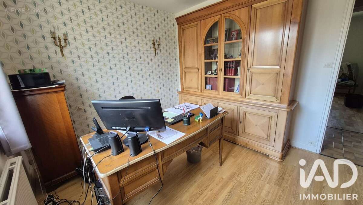 Photo 8