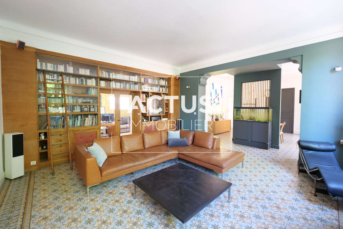 Maison 250 m² à Salon-De-Provence  - photo 6