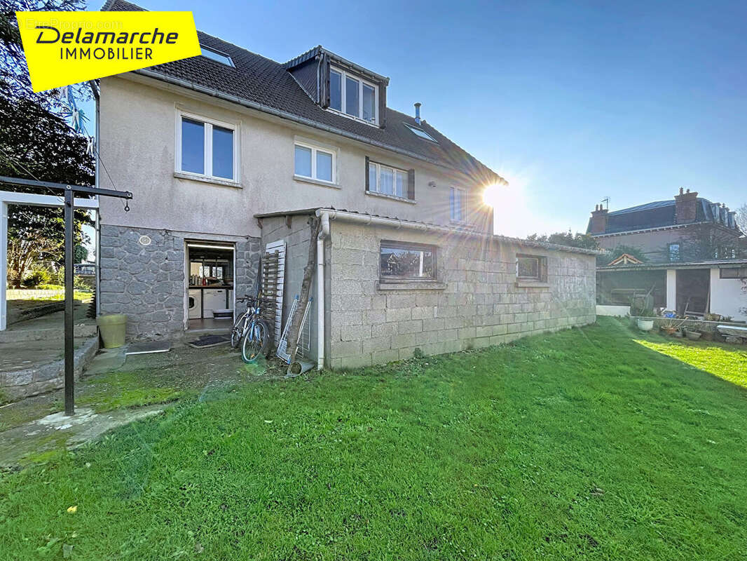 Maison à DONVILLE-LES-BAINS