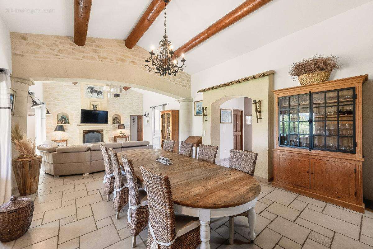 Maison à VAISON-LA-ROMAINE
