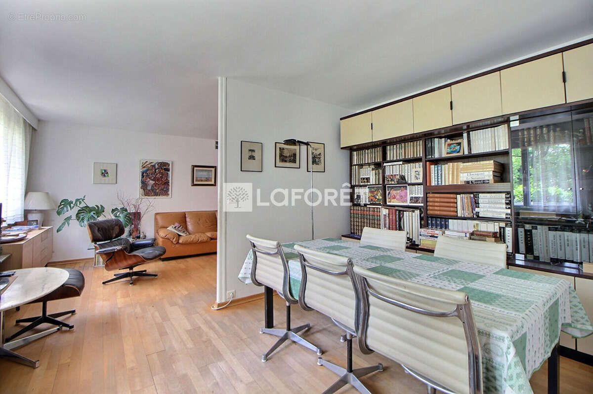 Appartement à SURESNES