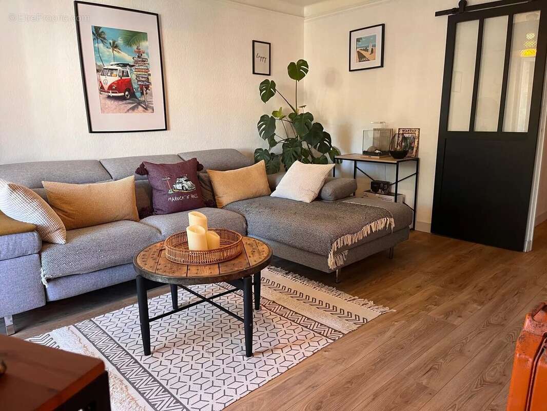 Appartement à VALLAURIS