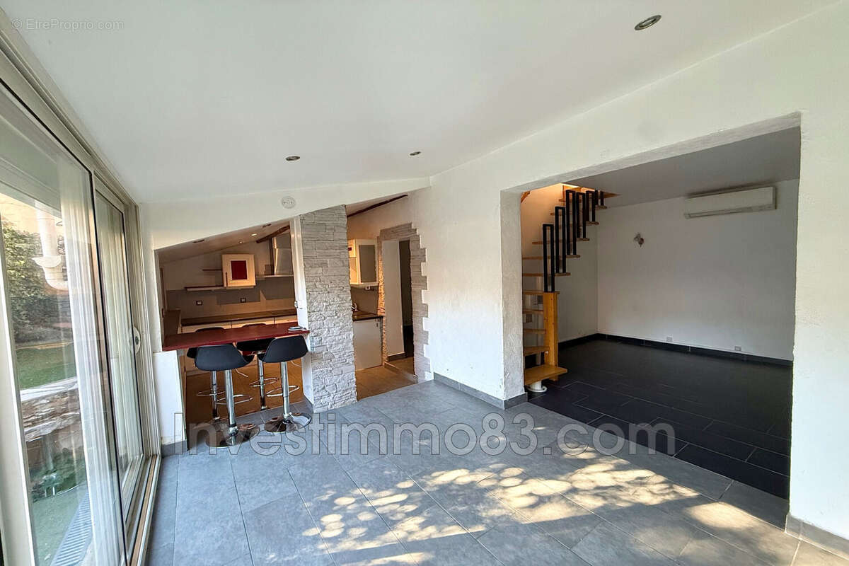 Maison à SAINT-MAXIMIN-LA-SAINTE-BAUME