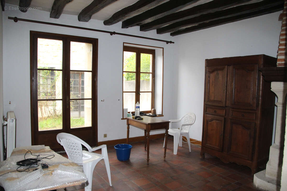 Maison à CHATEAUNEUF-VAL-DE-BARGIS