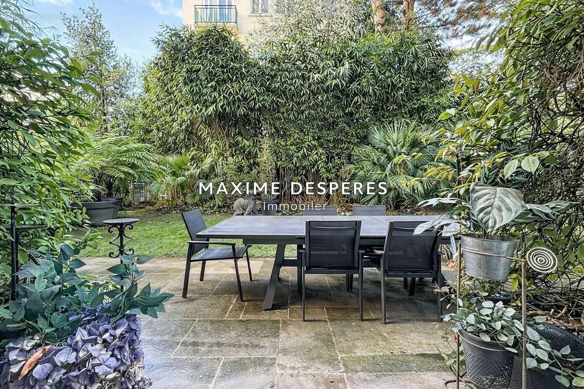 Appartement à NEUILLY-SUR-SEINE