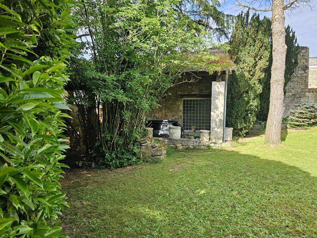 Maison à COULONGES-SUR-L'AUTIZE