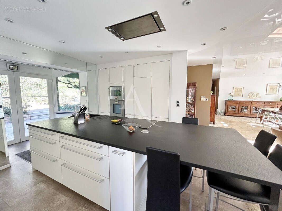Maison 7 pièces sur sous-sol et avec vue dégagée - photo 7