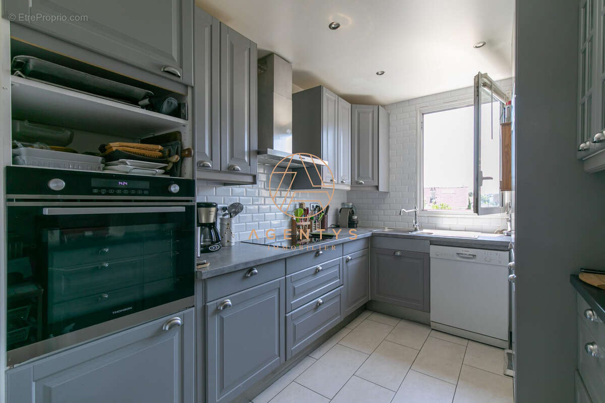 Appartement à SAINT-MAUR-DES-FOSSES