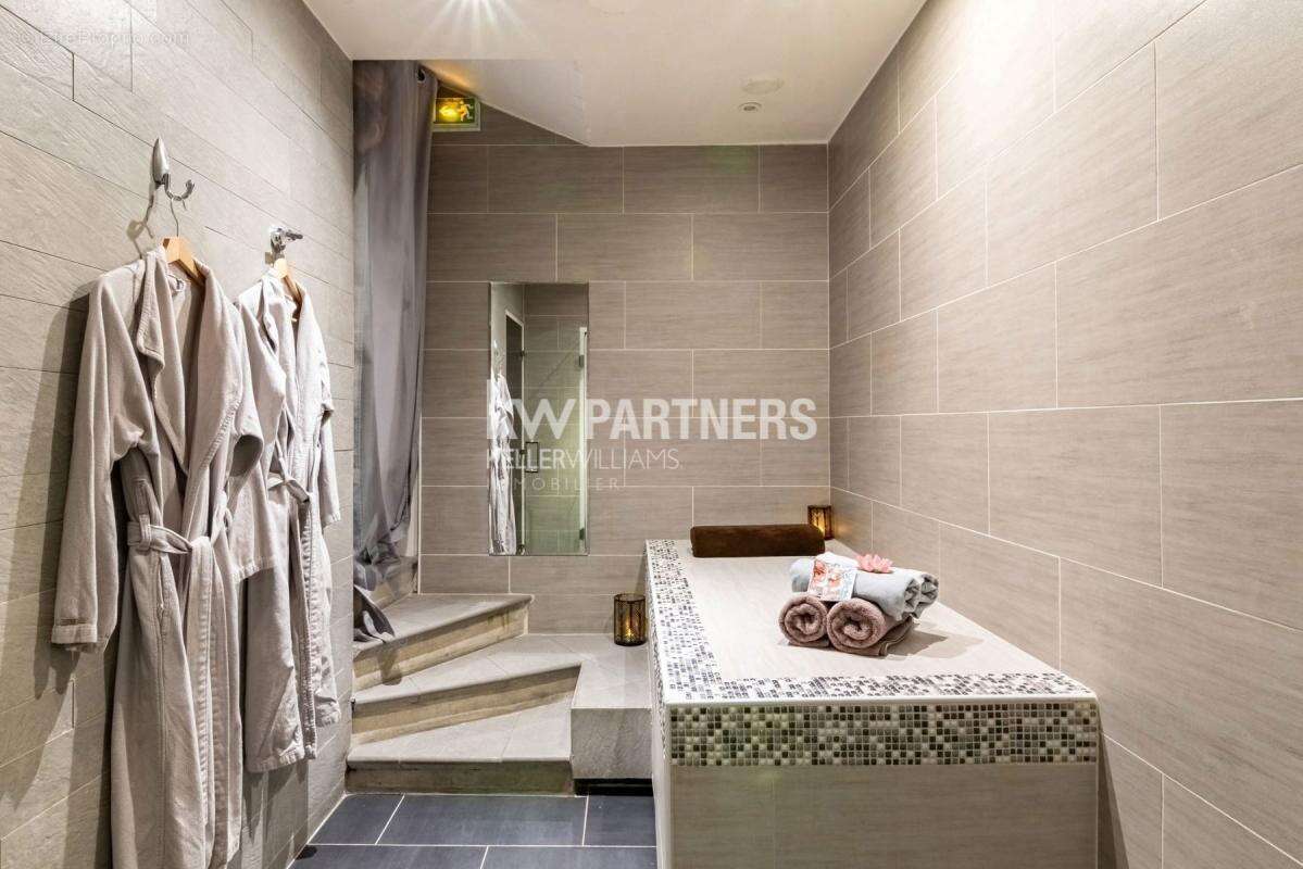 Commerce à PARIS-18E