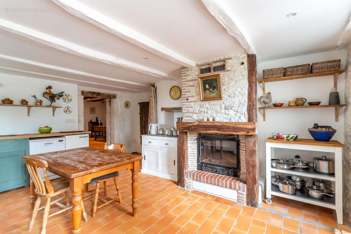 Maison à MONTAIGU-DE-QUERCY