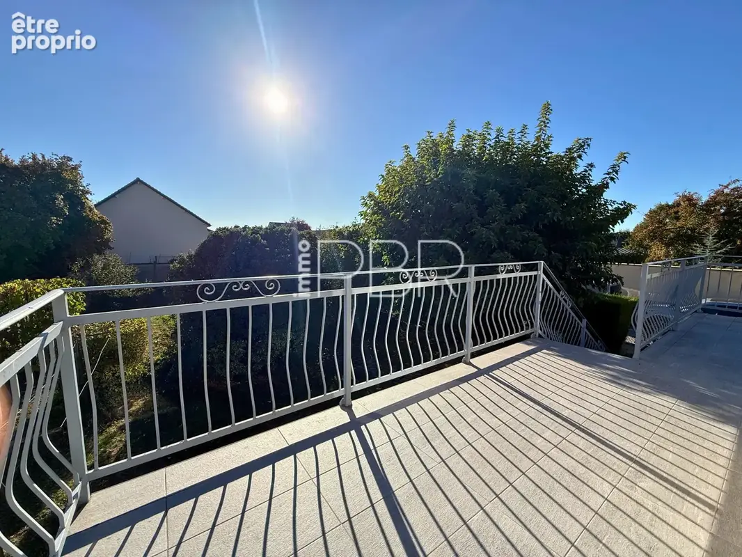 Maison T7 sur sous-sol total avec garages et cave - photo 6