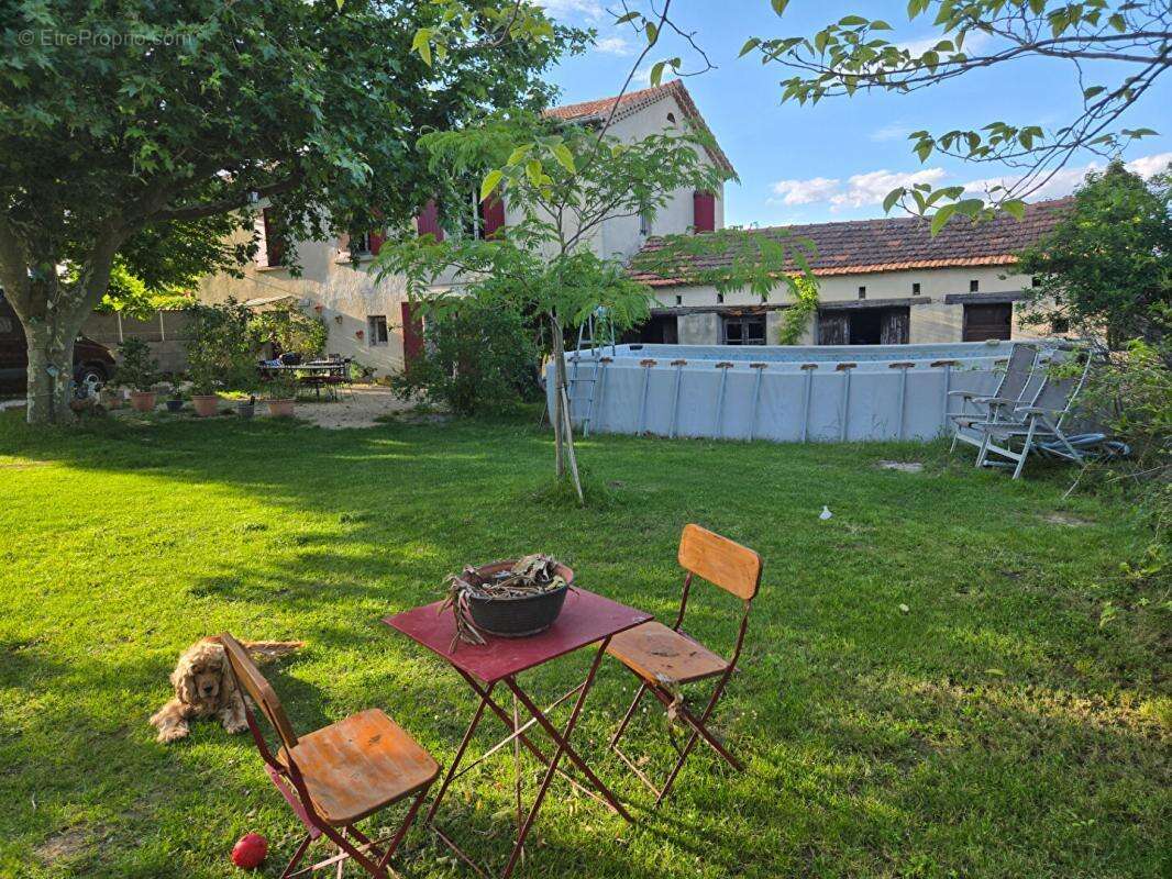 BAGARD, Mas de 6 pièces d'environ 171 m2 rénové  avec dépendances sur un terrain de 6465 m2 - photo 7