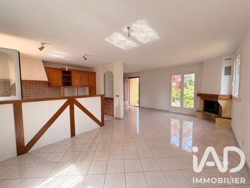 Maison 82 m² à Saint-Cere  - photo 4