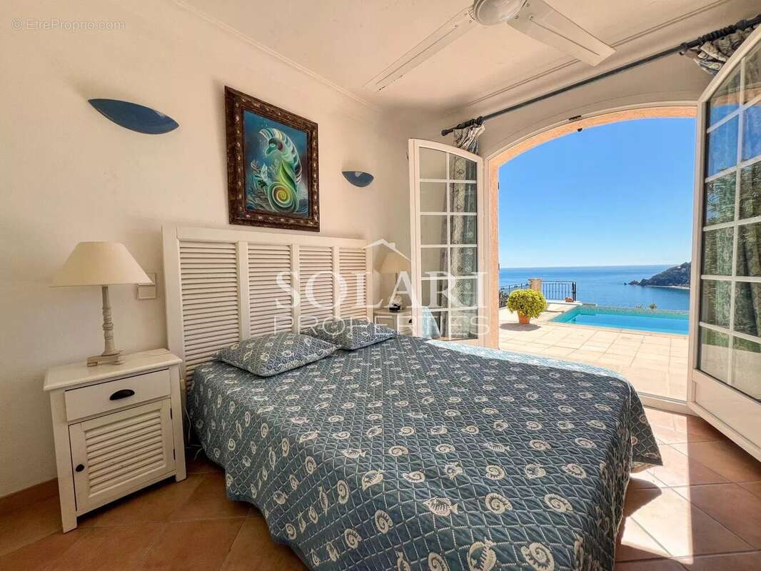 Maison à THEOULE-SUR-MER