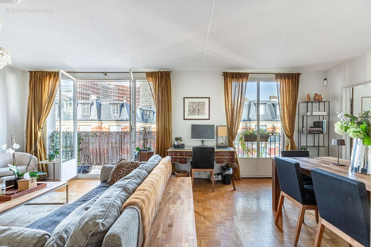 Appartement à PARIS-15E