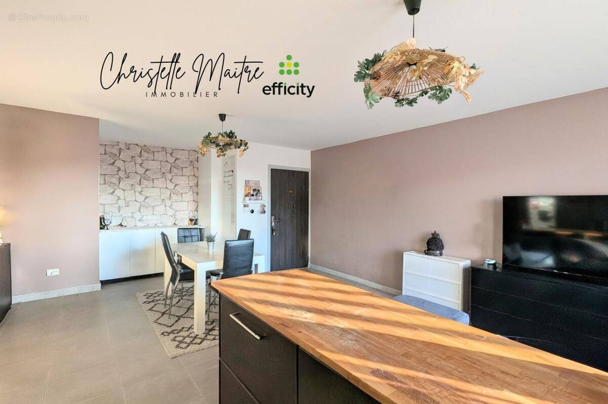 Appartement à SAINT-MARTIN-DE-CRAU