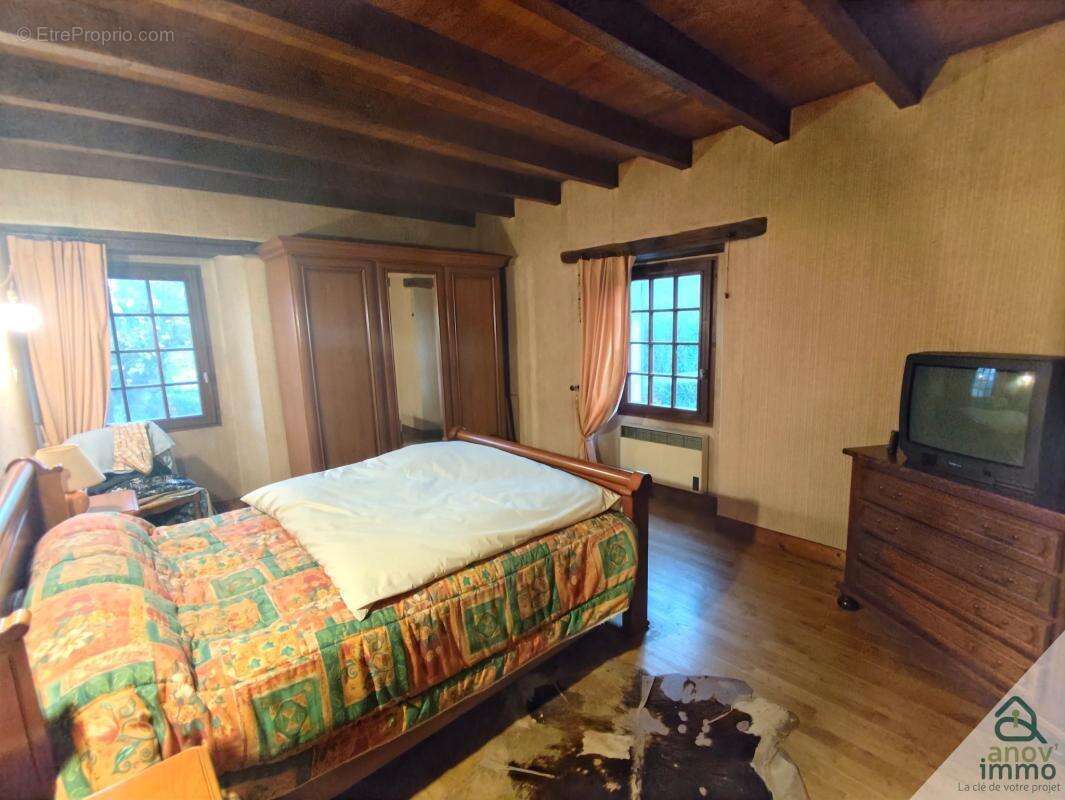 Maison à SAINT-MARTIN-DE-JUSSAC