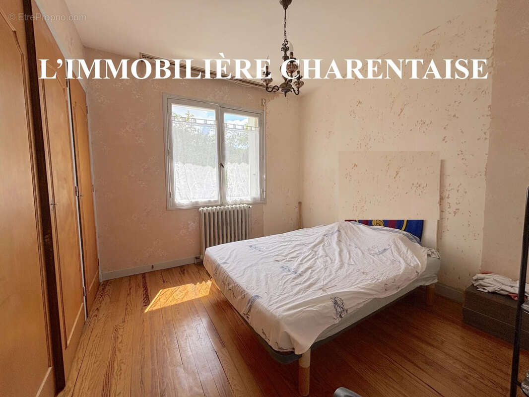 Maison à L&#039;EGUILLE