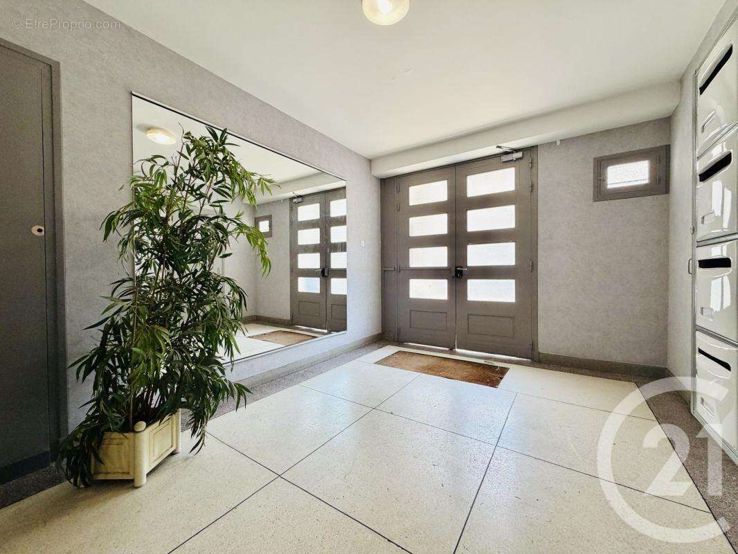 Appartement 30 m² à Limoges  - photo 8