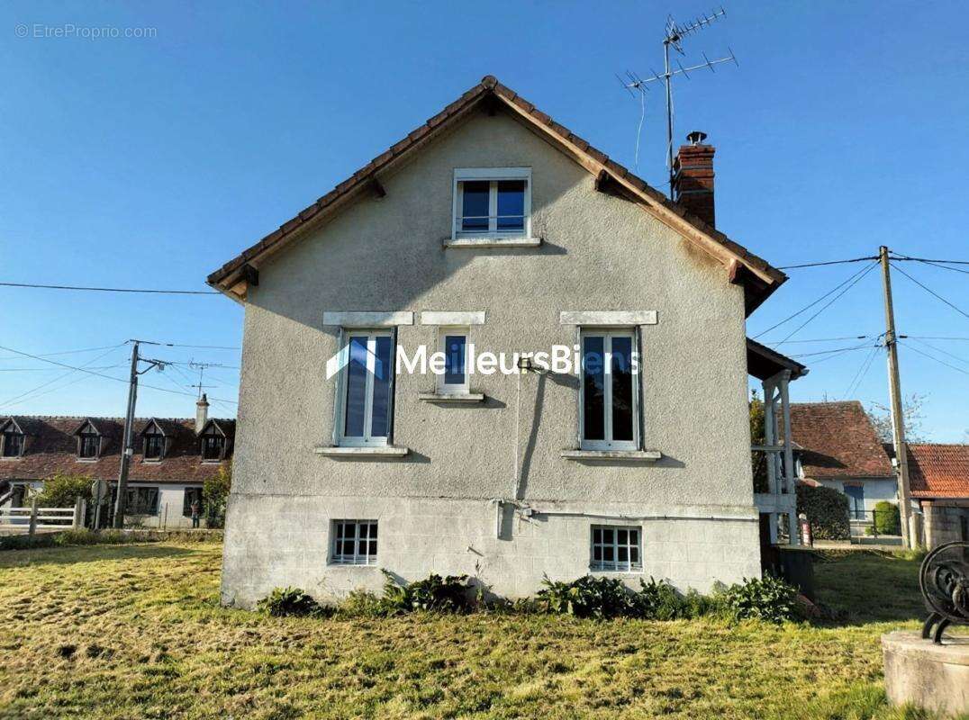 Maison à THEILLAY