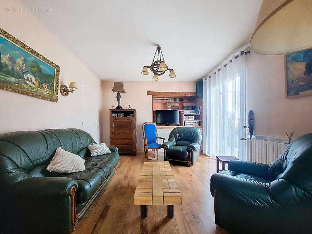 Maison à PAREMPUYRE