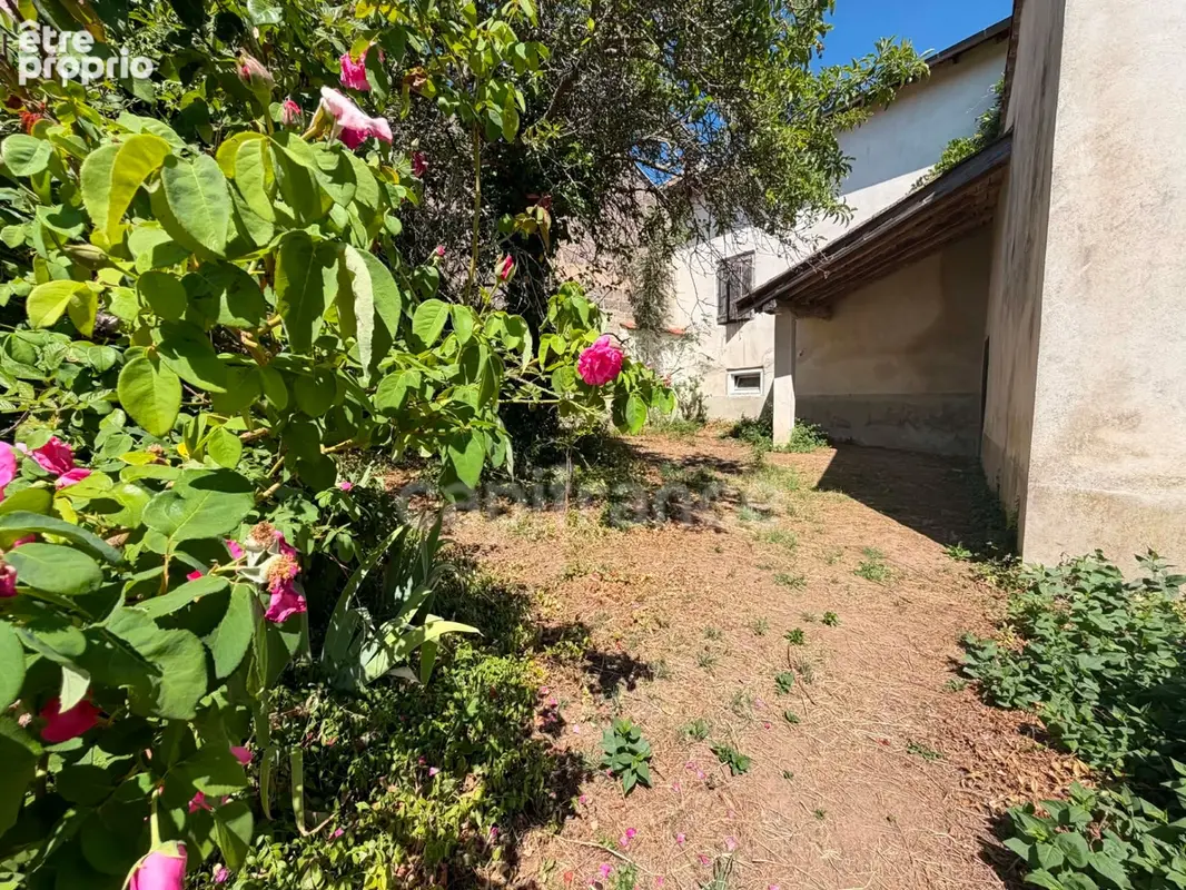 Grange a renover avec garage, terrain de 330 m² - photo 3