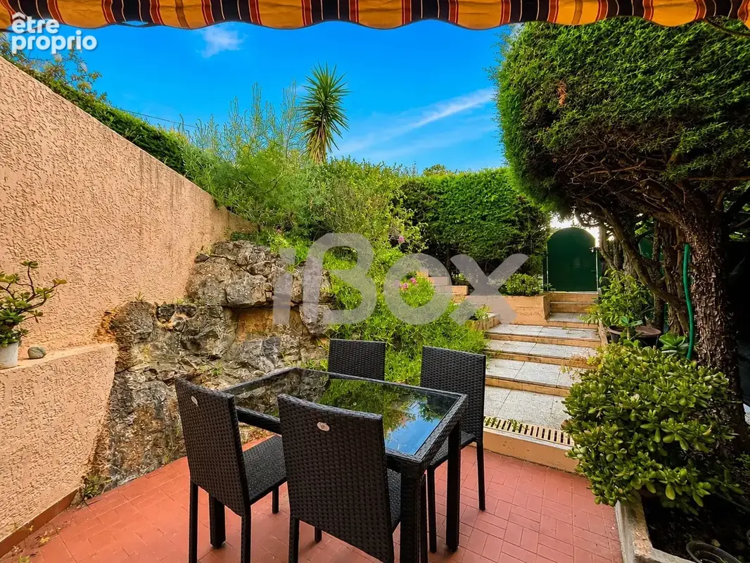Bandol - appartement t2 de 26 m2 en rez de jardin avec cave et parking collectif - photo 2