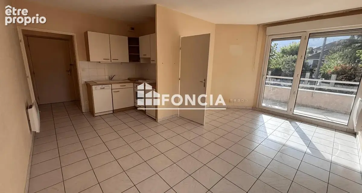 T2 avec BALCON - POSSIBILITE GARAGE dans résidence recherchée - photo 2