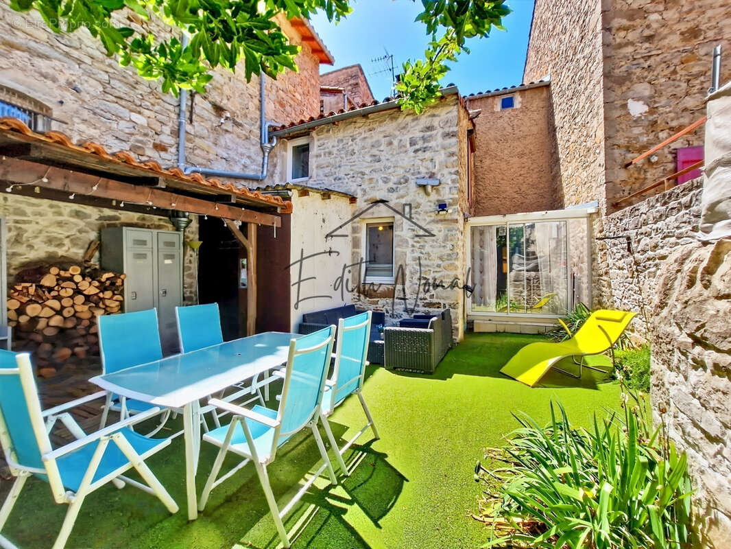 Maison à AGUESSAC