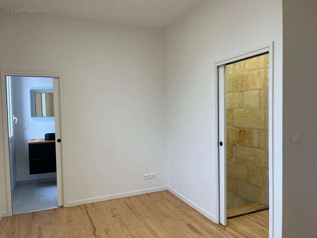 Maison 131 m² rénovée en 2024 avec dépendances LIBOURNE - photo 12